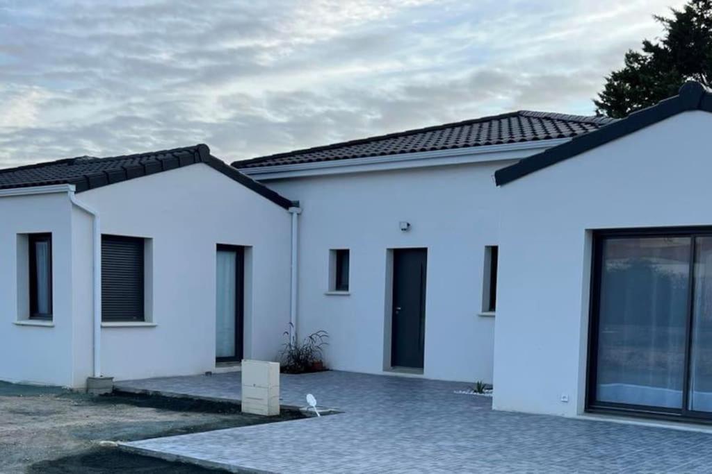 Maison Neuve De Standing 150 M2 Croix-Chapeau Exteriör bild